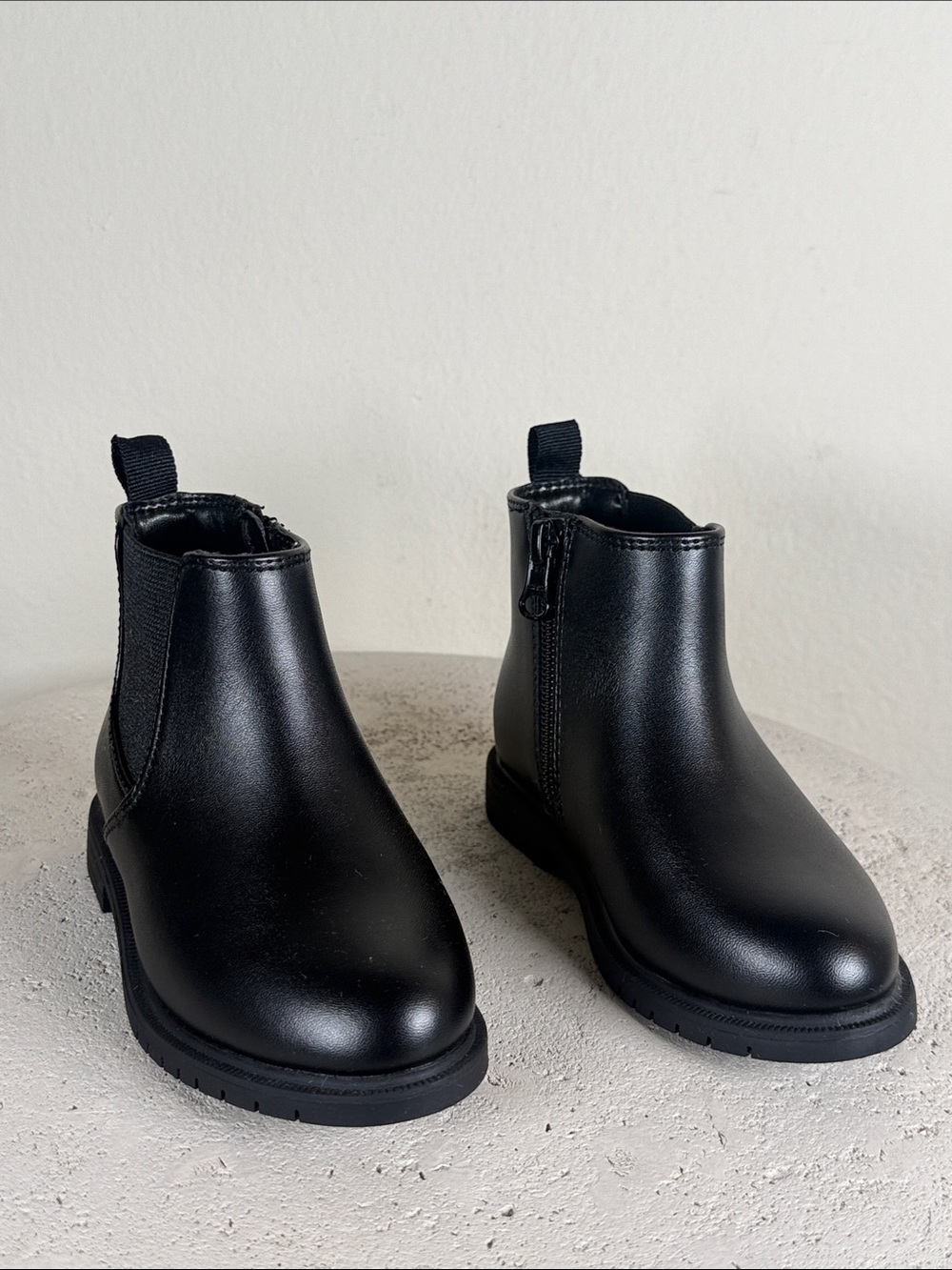 Cat & Jack Black Girls Chelsea Zip Booties